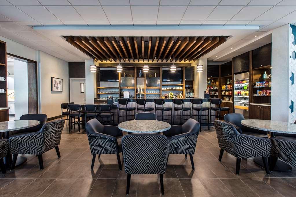 Hyatt Place Delano Restaurace fotografie