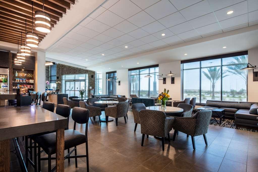 Hyatt Place Delano Restaurace fotografie