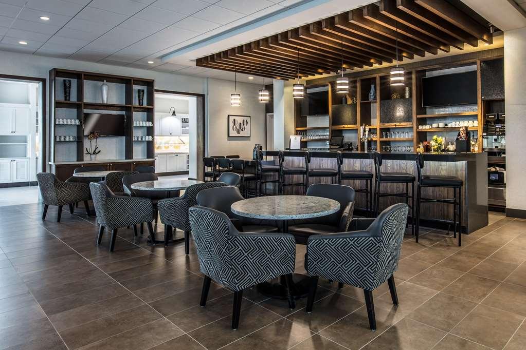 Hyatt Place Delano Restaurace fotografie